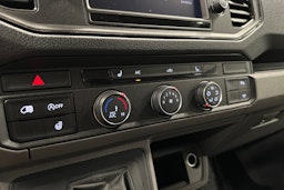 valkoinen Volkswagen Crafter 2018 kuva 23.