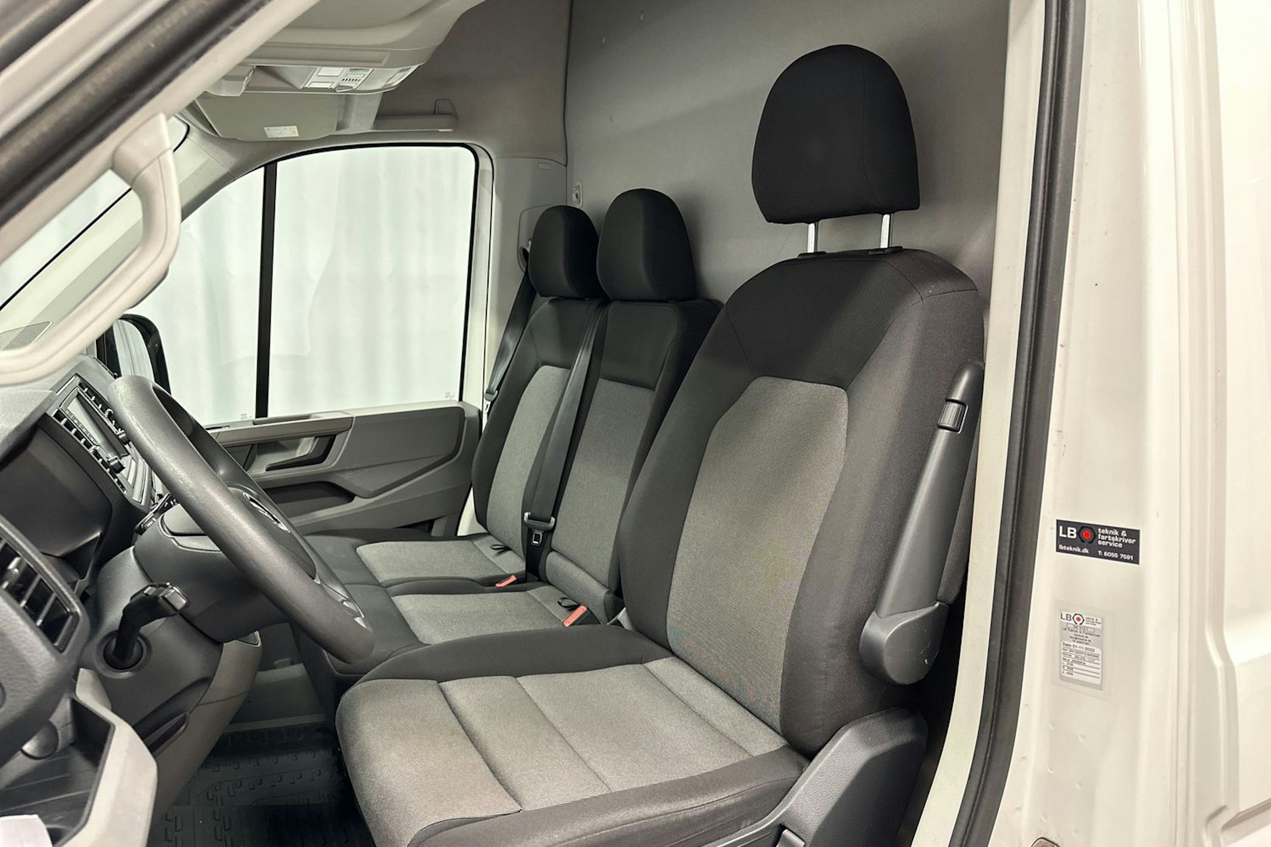 valkoinen Volkswagen Crafter 2018 kuva 12.