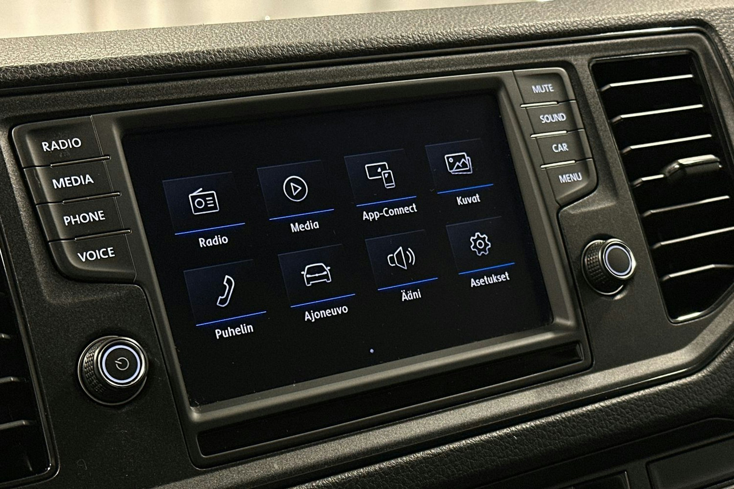 valkoinen Volkswagen Crafter 2018 kuva 18.