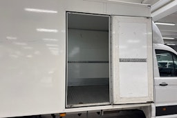 valkoinen Volkswagen Crafter 2018 kuva 13.