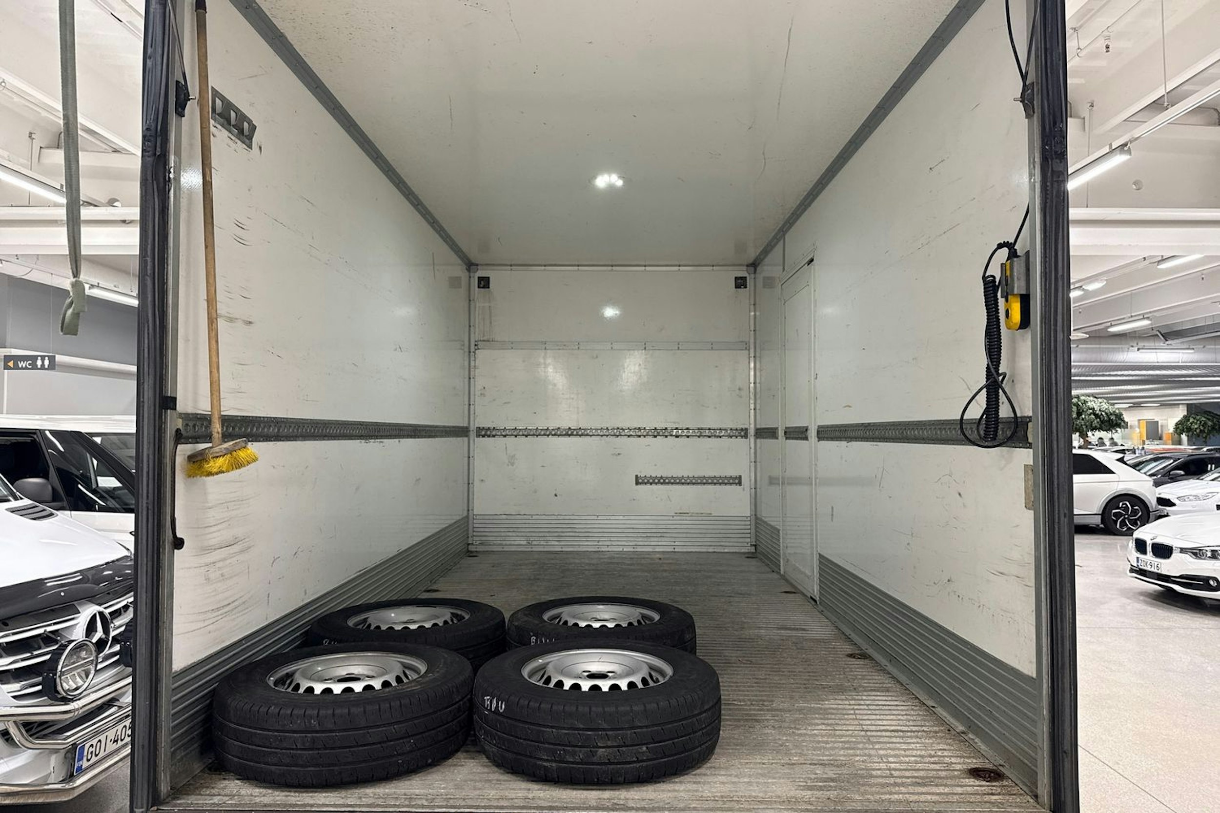 valkoinen Volkswagen Crafter 2018 kuva 25.