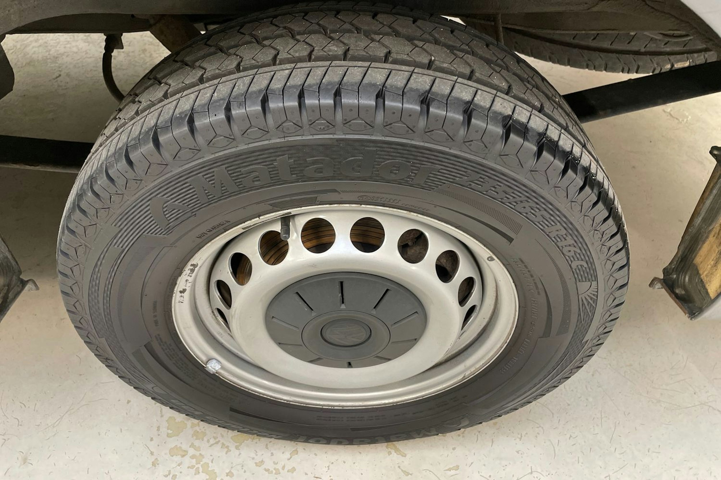 harmaa Volkswagen Crafter 2018 kuva 9.