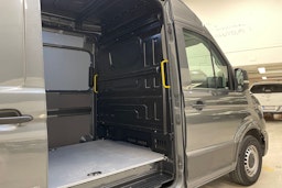 harmaa Volkswagen Crafter 2018 kuva 14.