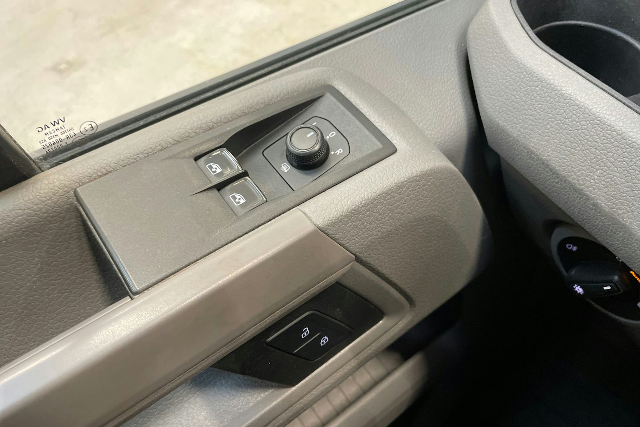 harmaa Volkswagen Crafter 2018 kuva 20.