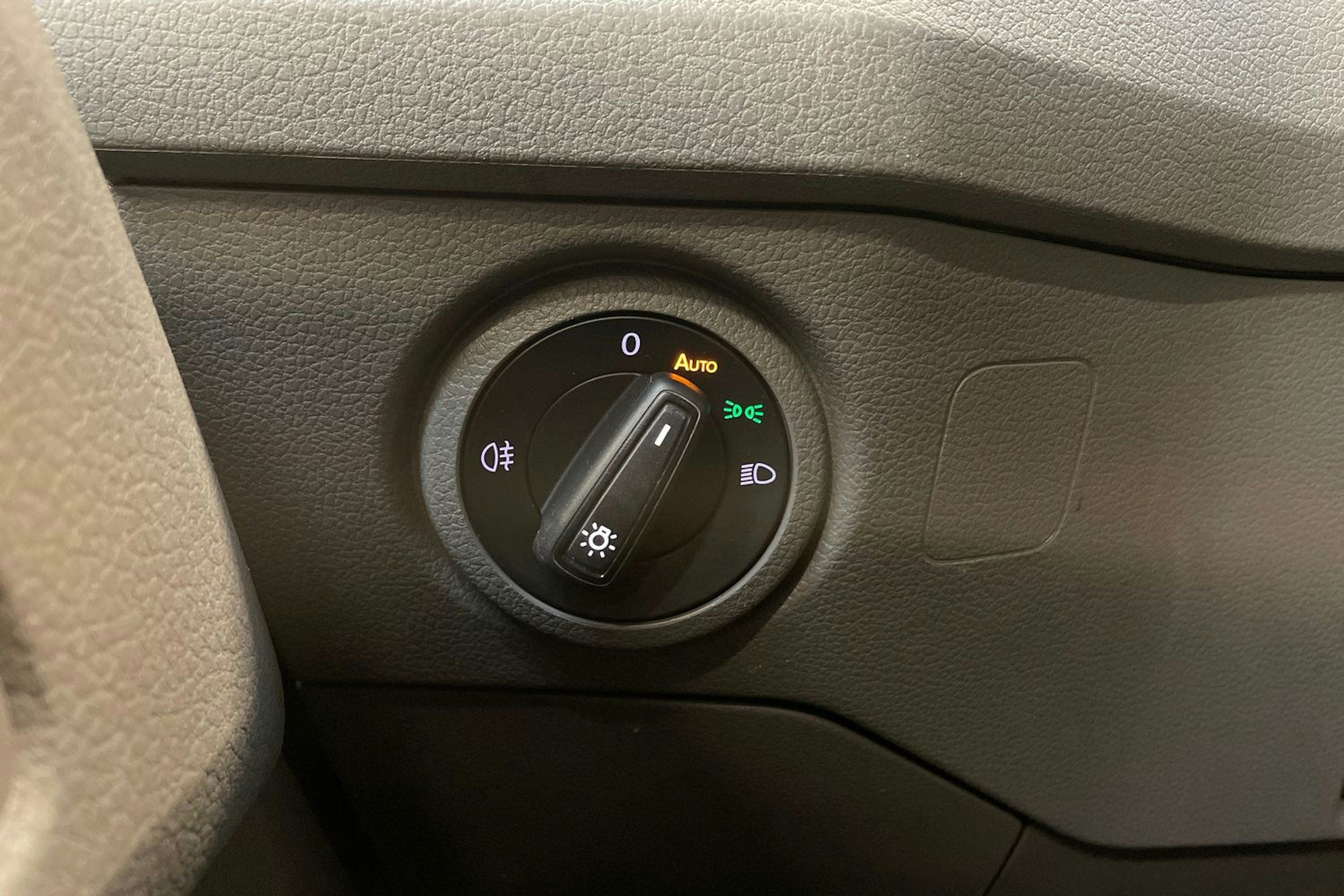 harmaa Volkswagen Crafter 2018 kuva 21.