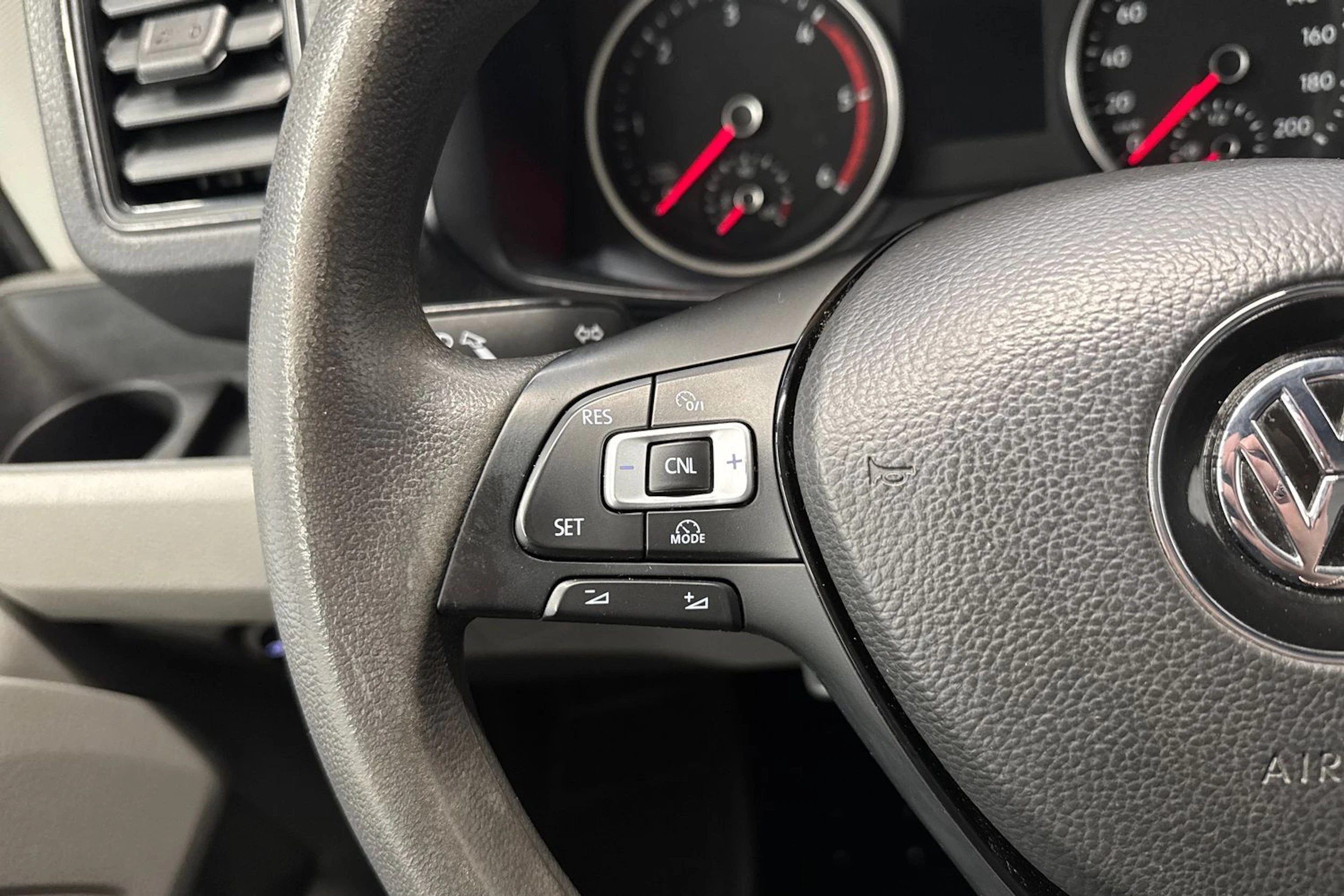 harmaa Volkswagen Crafter 2018 kuva 15.