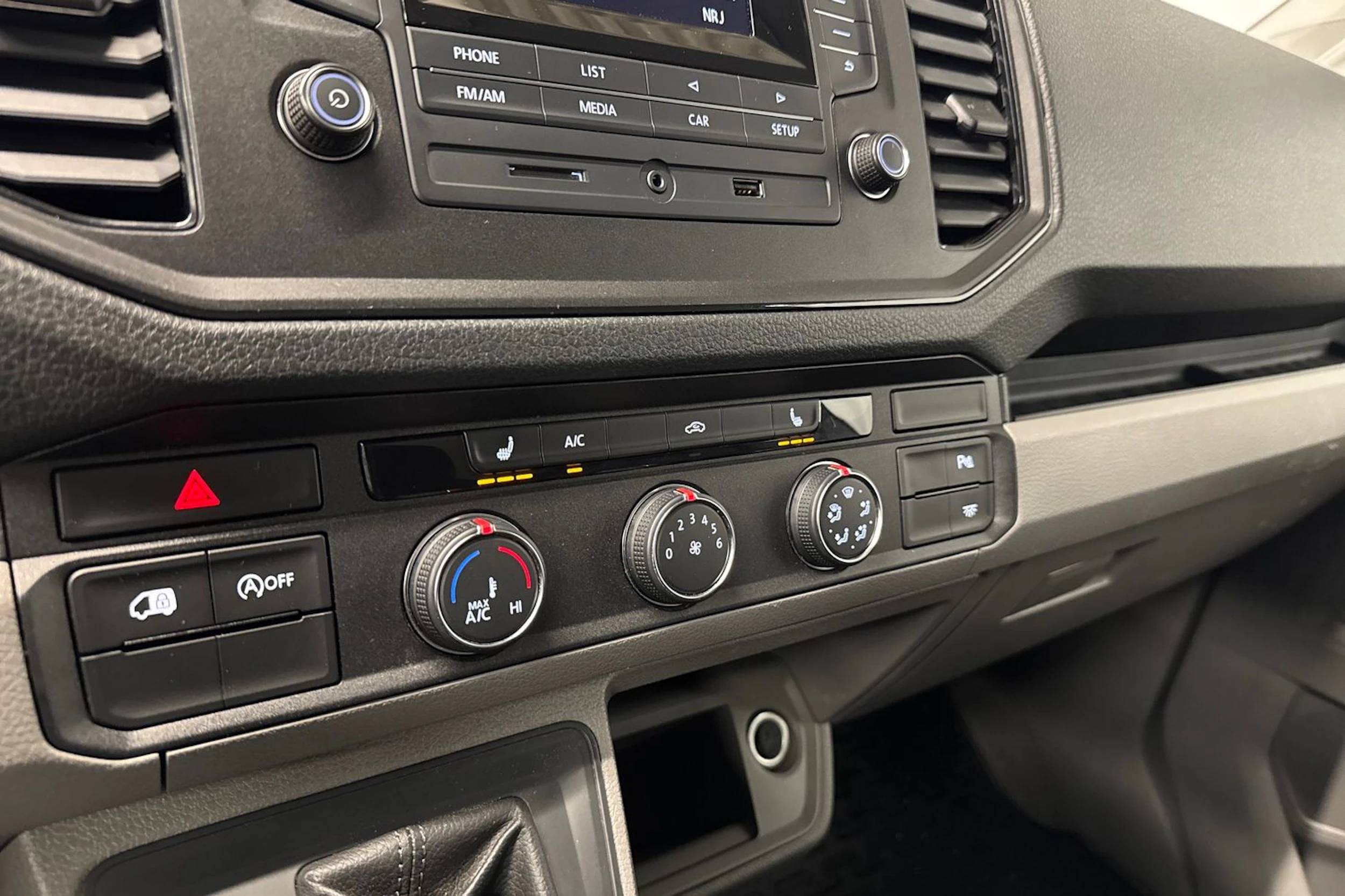 harmaa Volkswagen Crafter 2018 kuva 19.
