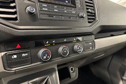 harmaa Volkswagen Crafter 2018 kuva 19.