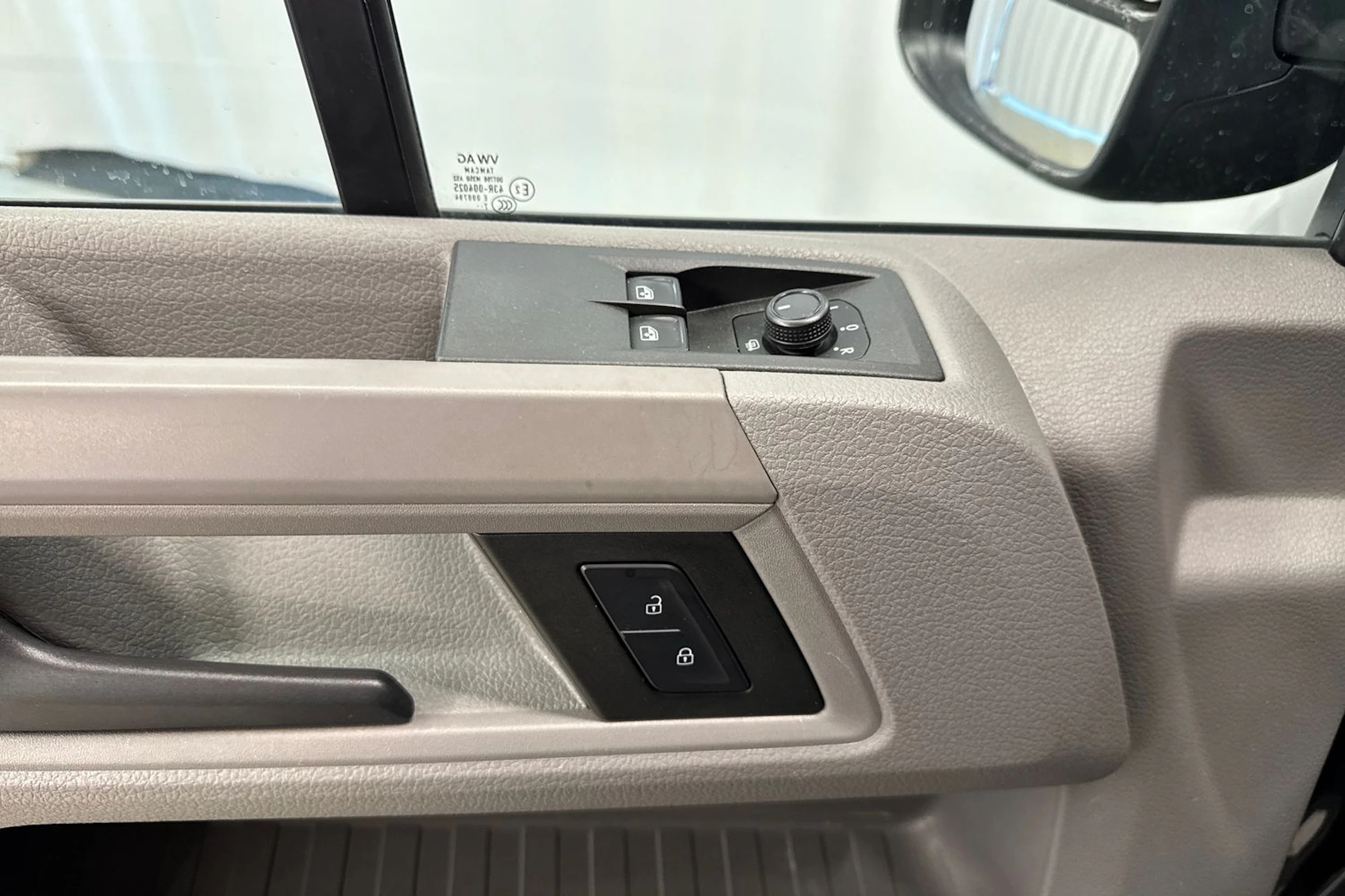 harmaa Volkswagen Crafter 2018 kuva 21.