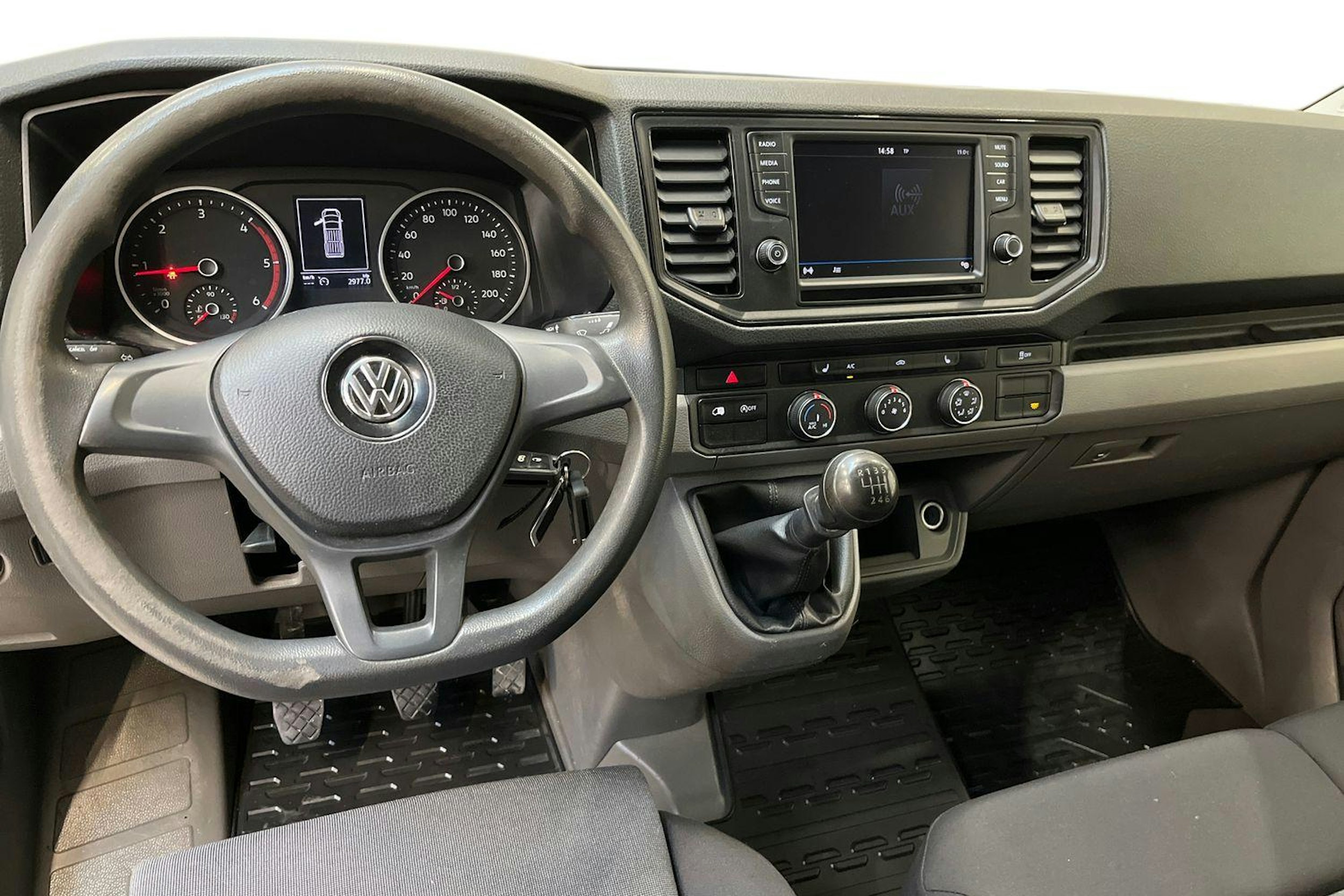 sininen Volkswagen Crafter 2018 kuva 7.