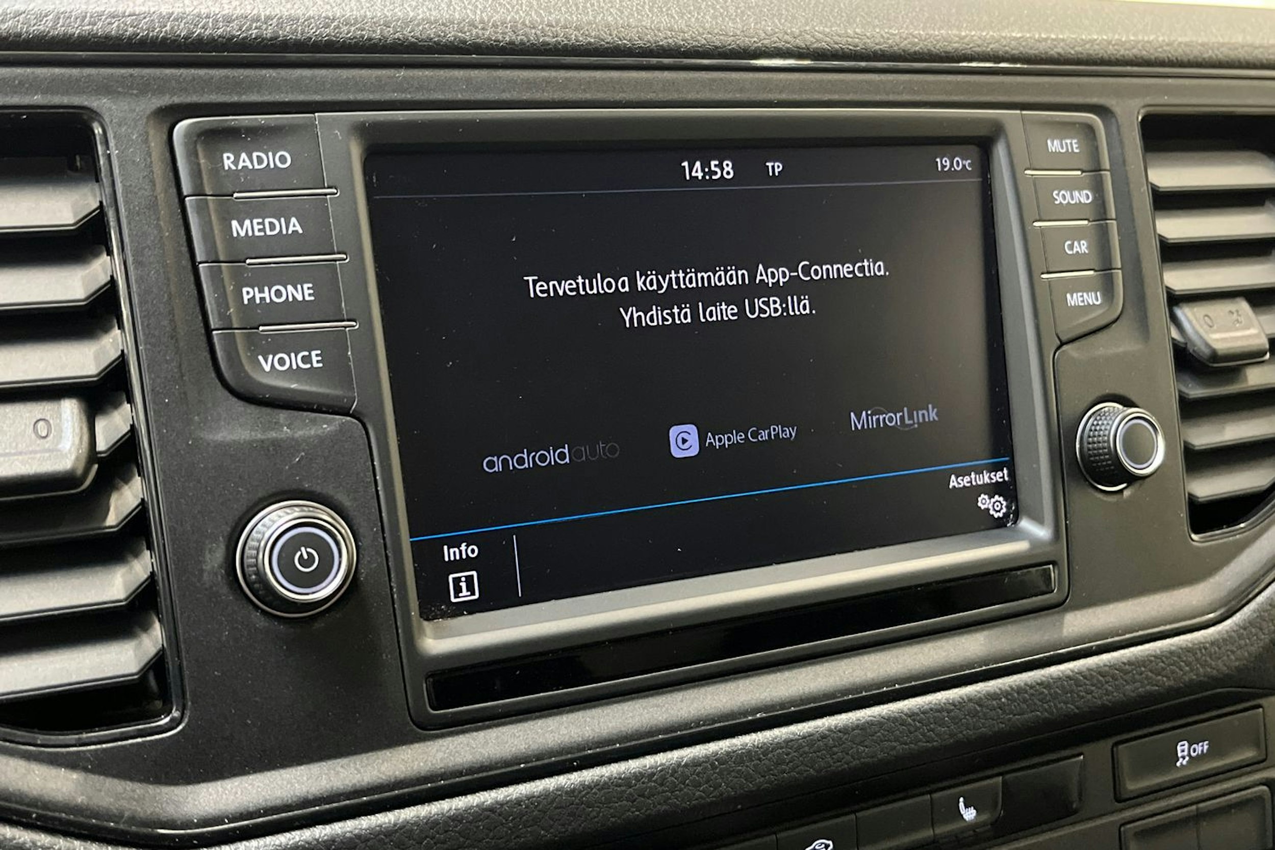 sininen Volkswagen Crafter 2018 kuva 15.