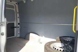 Valkoinen Volkswagen CRAFTER 2018 kuva 11.
