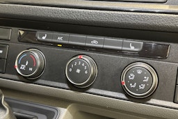 valkoinen Volkswagen Crafter 2018 kuva 24.