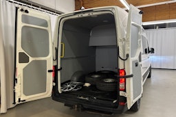 valkoinen Volkswagen Crafter 2018 kuva 28.