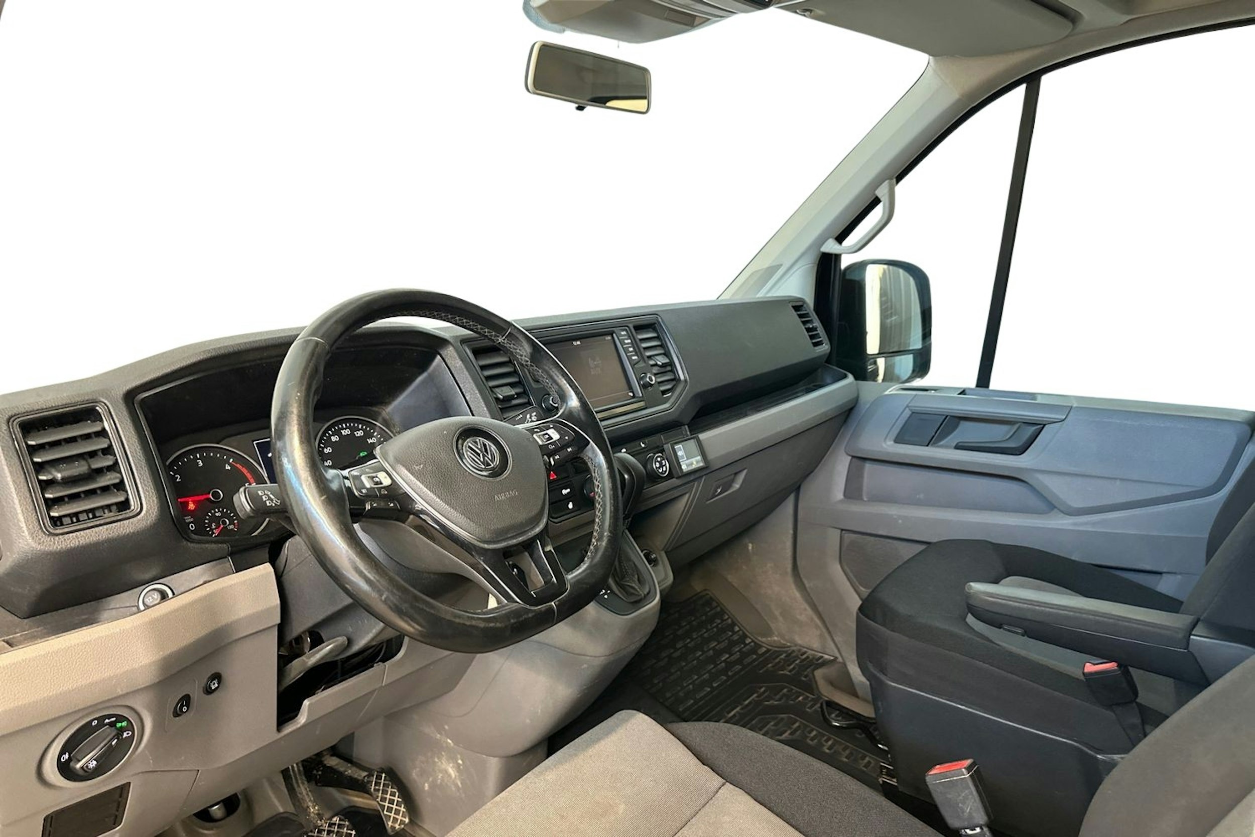 musta Volkswagen Crafter 2018 kuva 7.