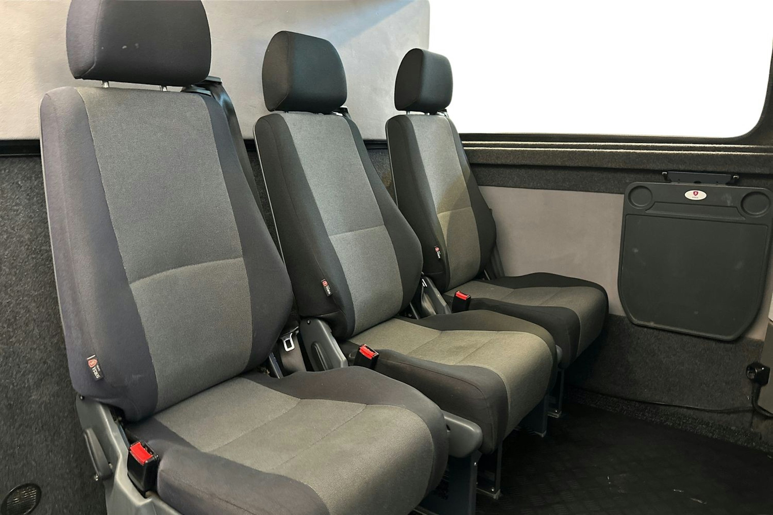 musta Volkswagen Crafter 2018 kuva 10.