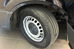 musta Volkswagen Crafter 2018 kuva 13.
