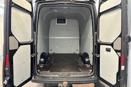 musta Volkswagen Crafter 2018 kuva 14.