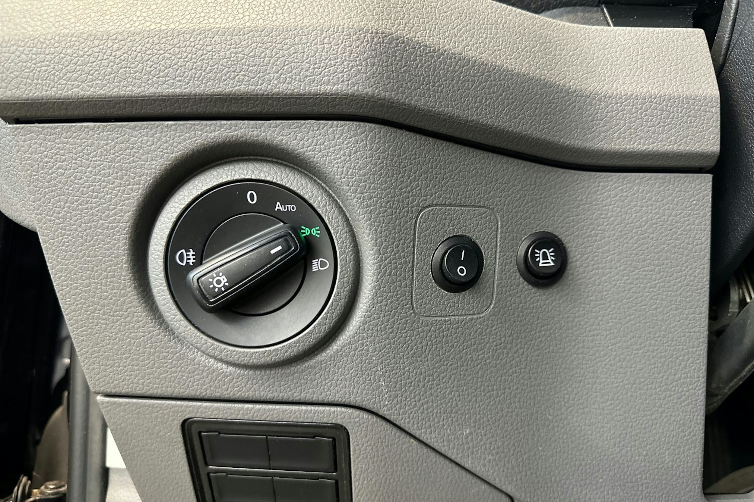 musta Volkswagen Crafter 2018 kuva 16.