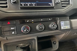 musta Volkswagen Crafter 2018 kuva 21.