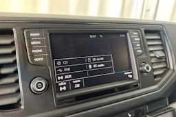 musta Volkswagen Crafter 2018 kuva 23.