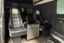 met. harmaa Volkswagen Crafter 2018 kuva 14.