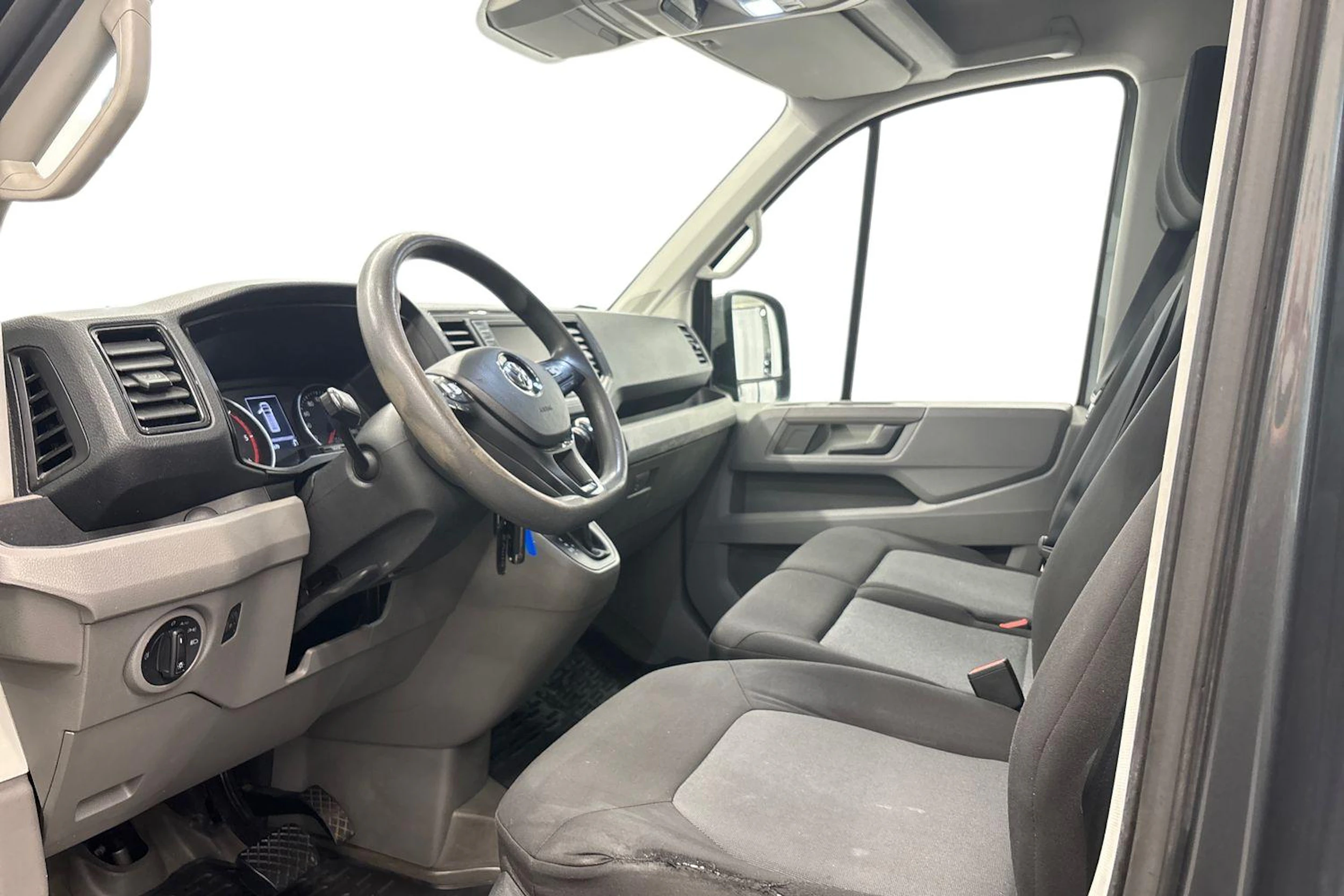 harmaa Volkswagen Crafter 2018 kuva 6.