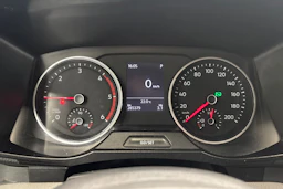 harmaa Volkswagen Crafter 2018 kuva 10.