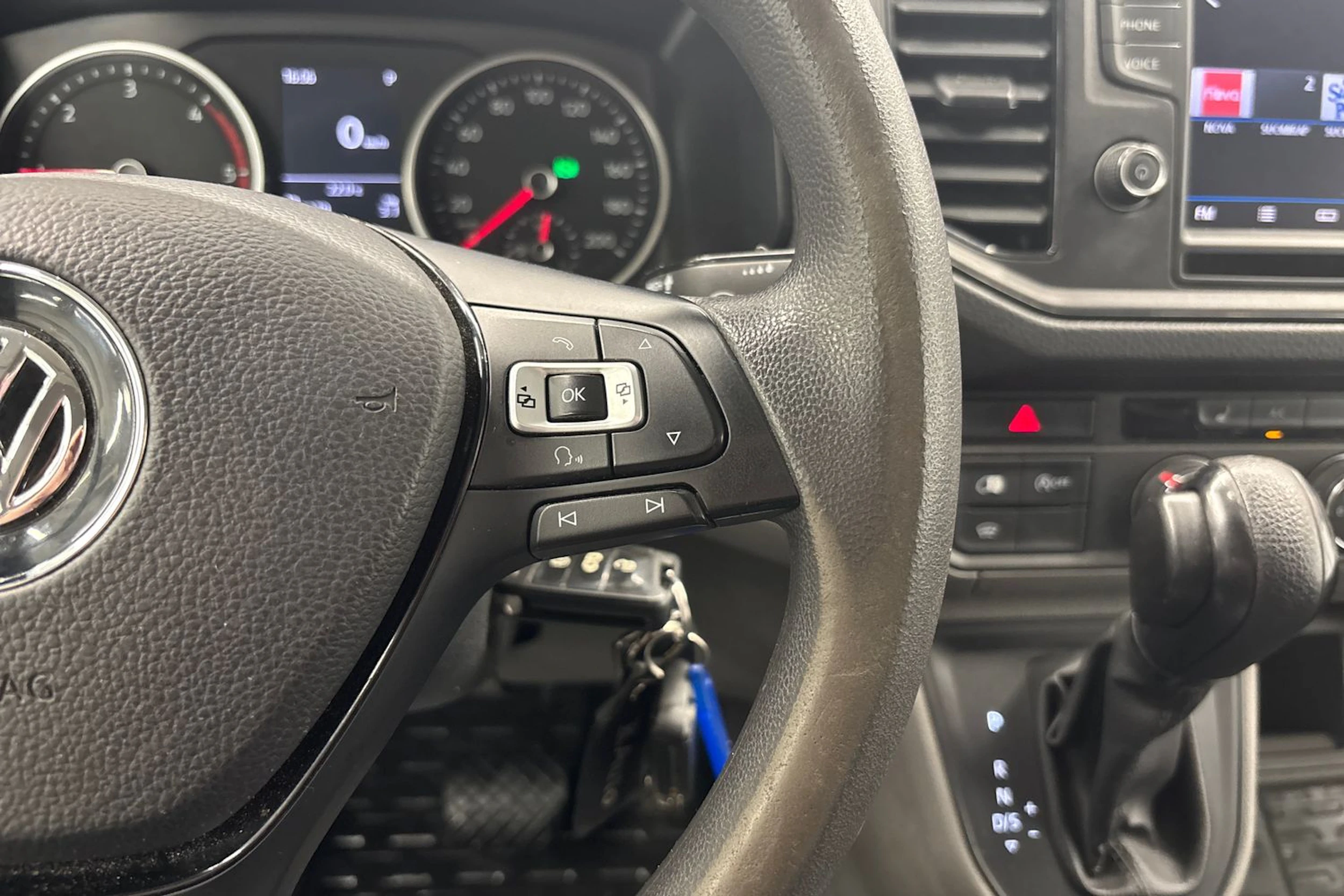 harmaa Volkswagen Crafter 2018 kuva 12.