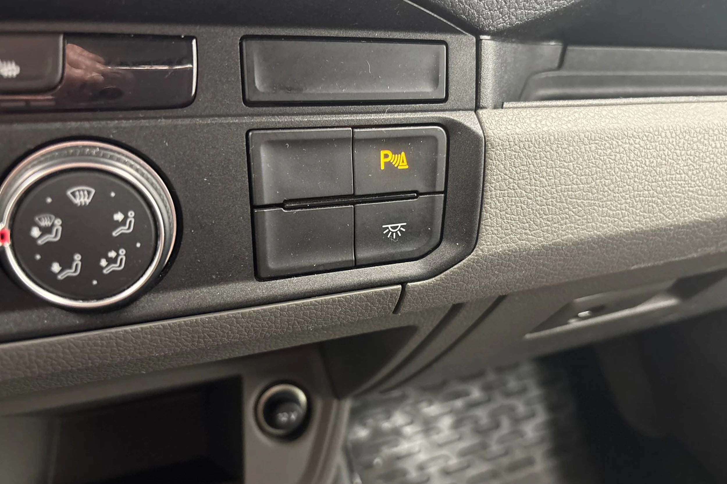 harmaa Volkswagen Crafter 2018 kuva 17.