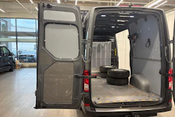 harmaa Volkswagen Crafter 2018 kuva 24.