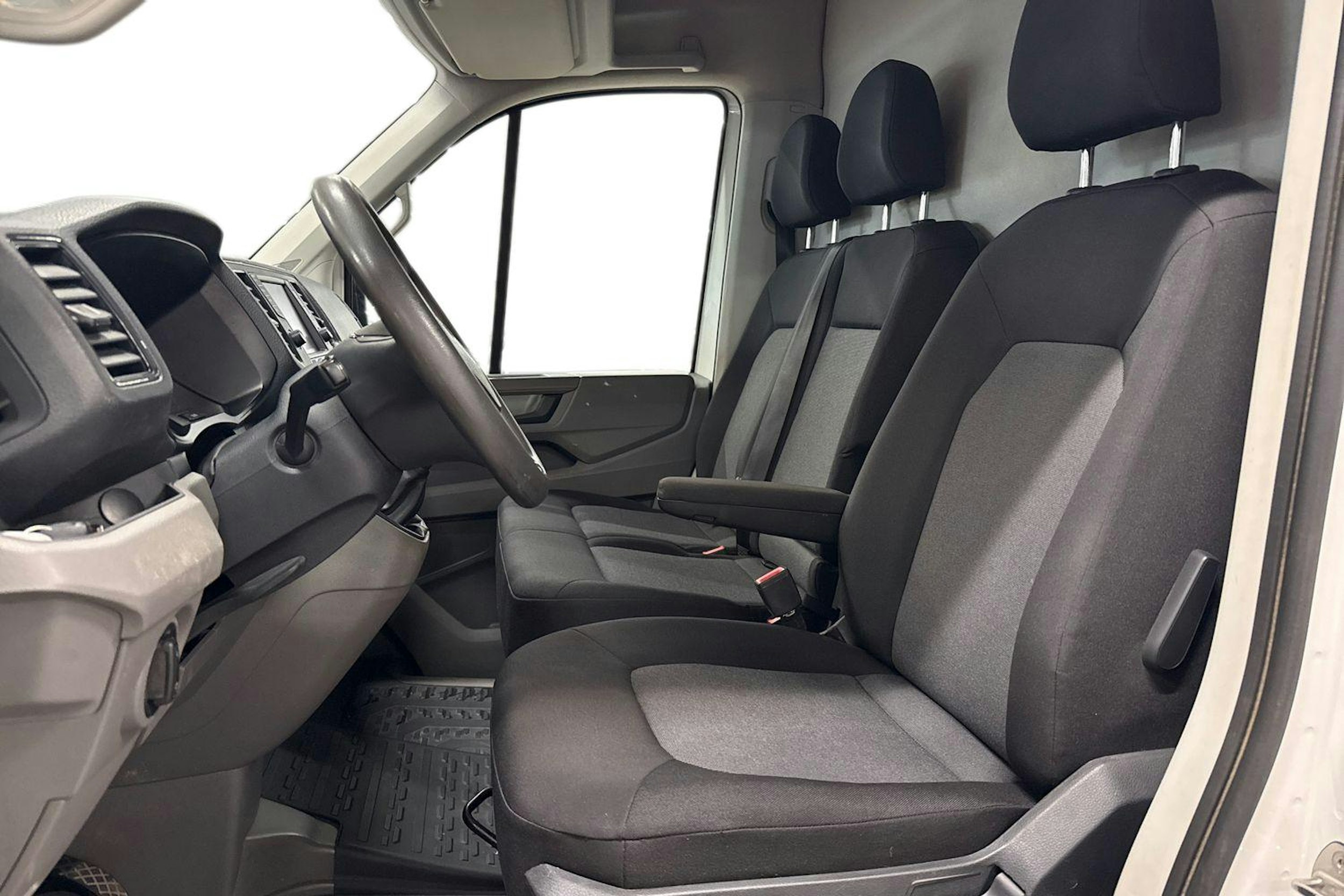valkoinen Volkswagen Crafter 2018 kuva 7.