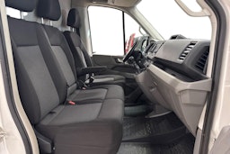 valkoinen Volkswagen Crafter 2018 kuva 10.