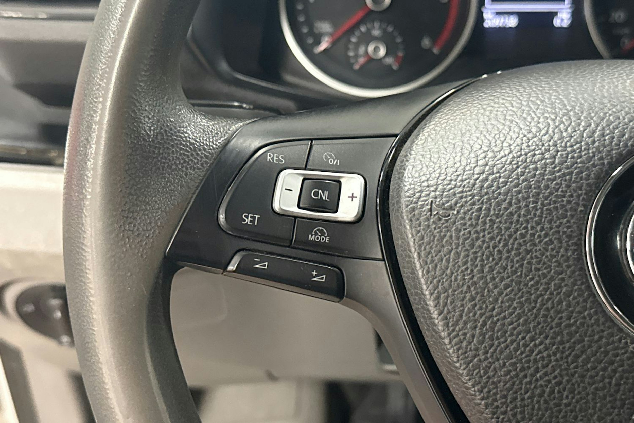 valkoinen Volkswagen Crafter 2018 kuva 15.