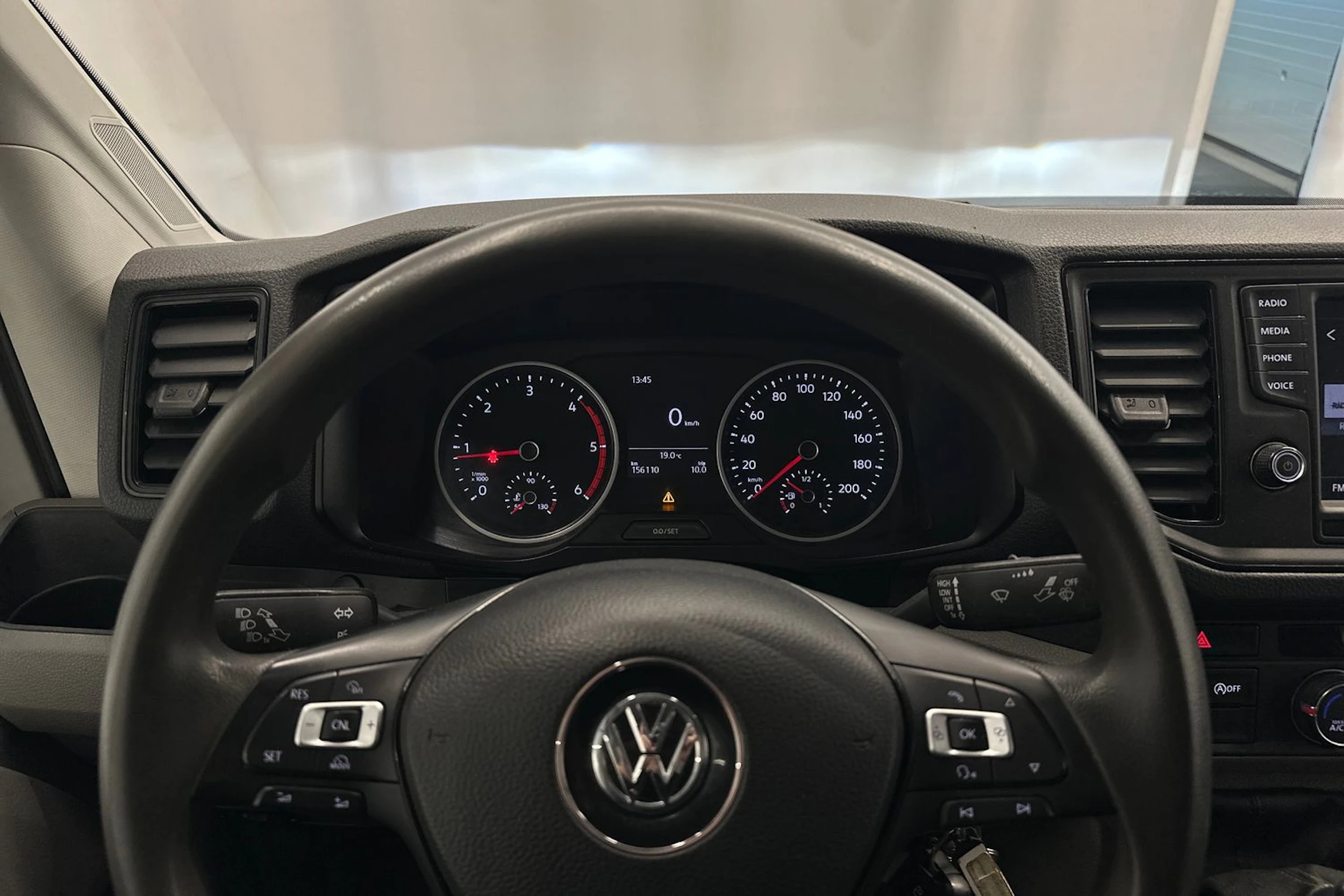 valkoinen Volkswagen Crafter 2018 kuva 13.