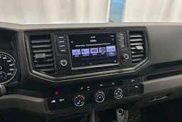 valkoinen Volkswagen Crafter 2018 kuva 14.