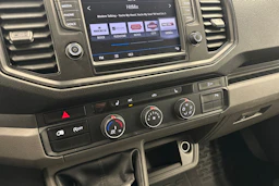 valkoinen Volkswagen Crafter 2018 kuva 15.