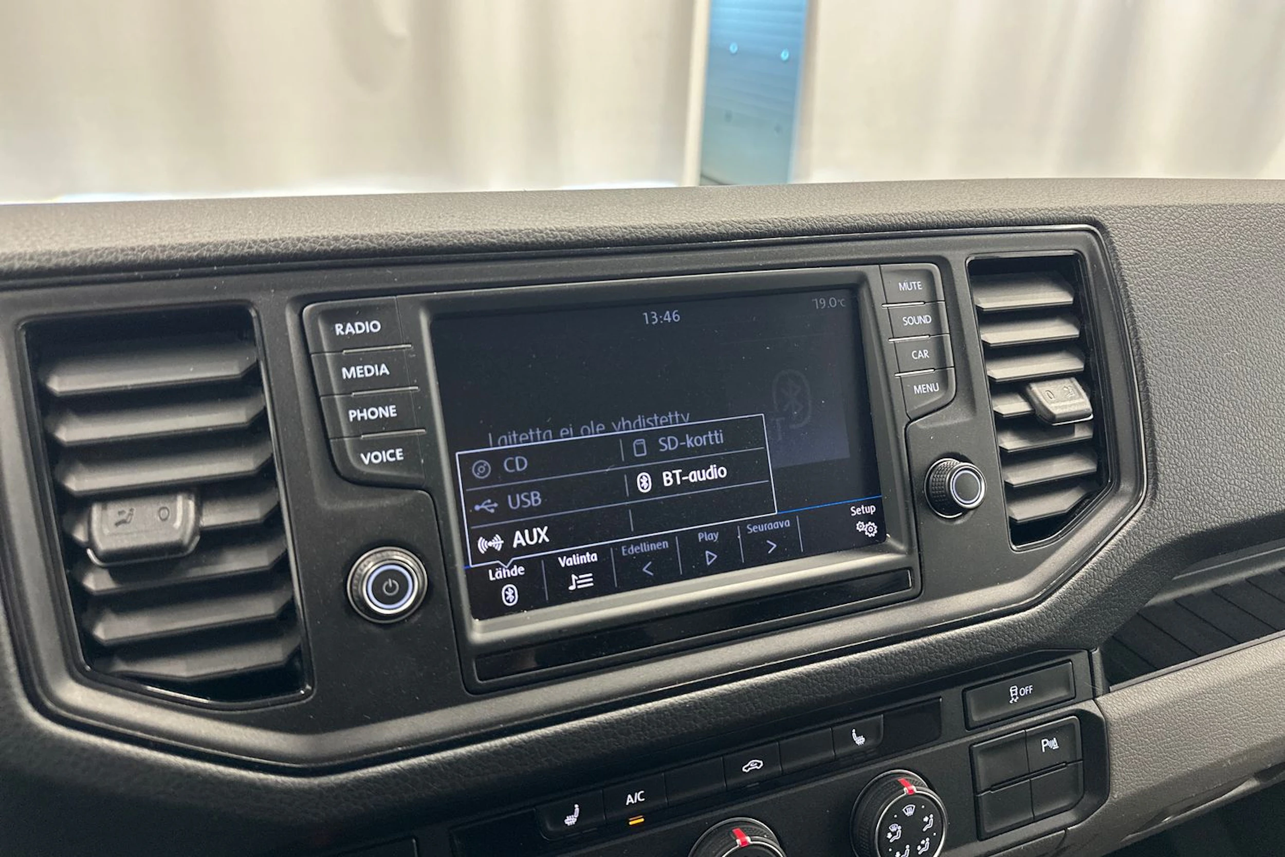 valkoinen Volkswagen Crafter 2018 kuva 17.