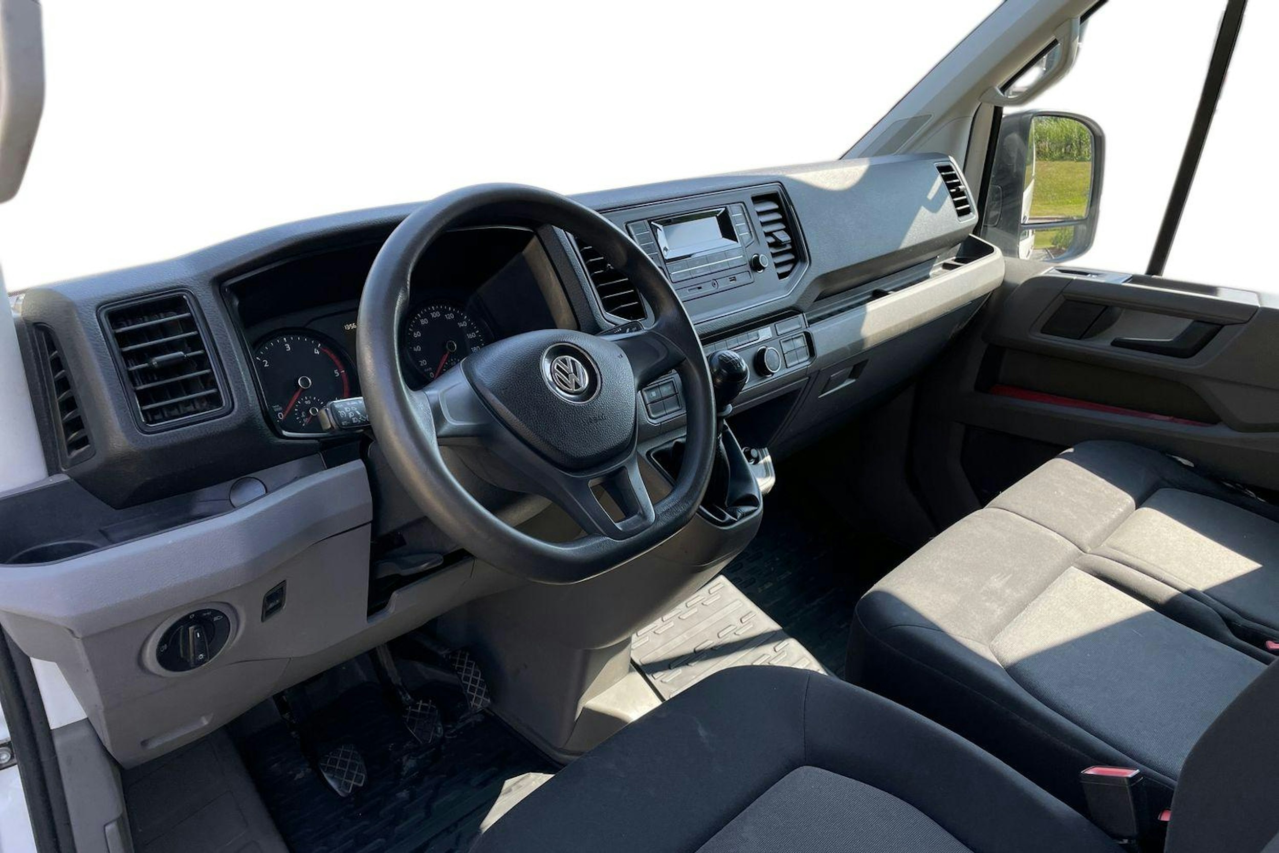 Valkoinen Volkswagen CRAFTER 2018 kuva 7.