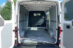 Valkoinen Volkswagen CRAFTER 2018 kuva 13.