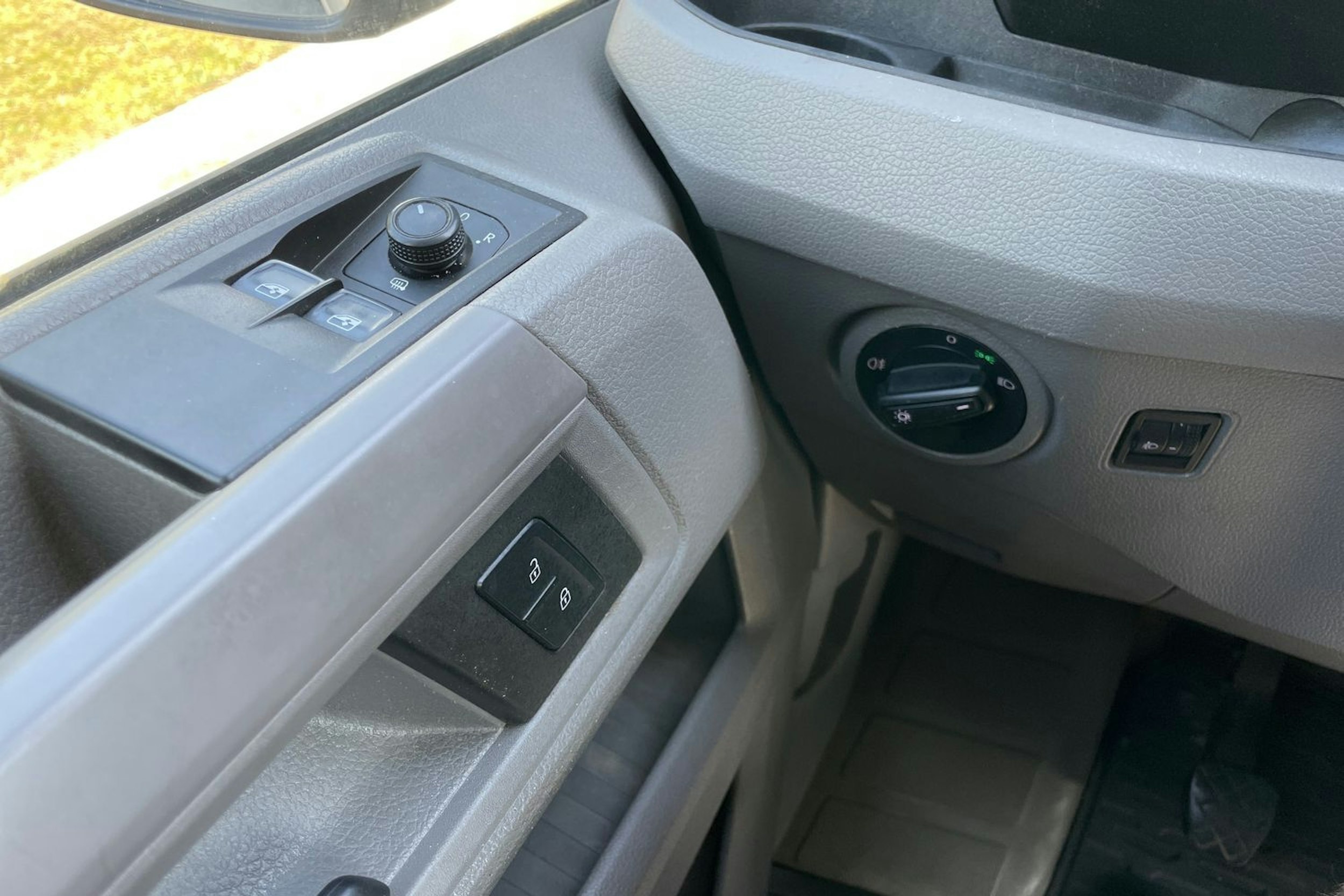 Valkoinen Volkswagen CRAFTER 2018 kuva 19.