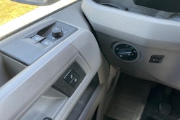 Valkoinen Volkswagen CRAFTER 2018 kuva 19.