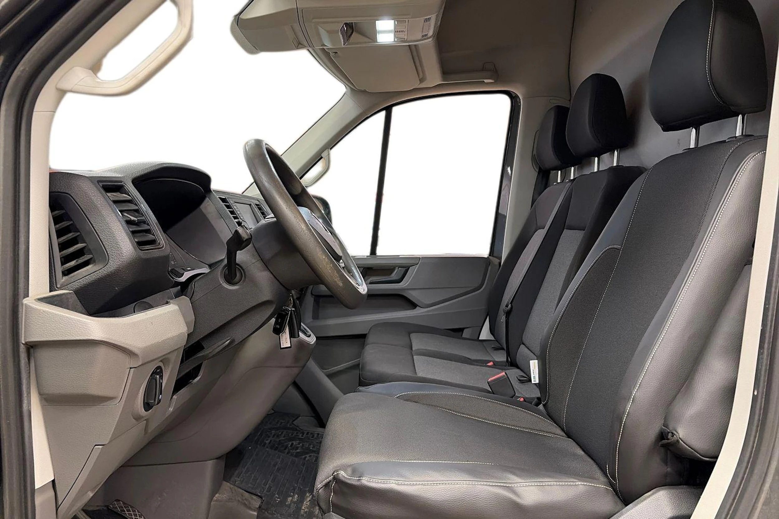 met. harmaa Volkswagen Crafter 2018 kuva 3.