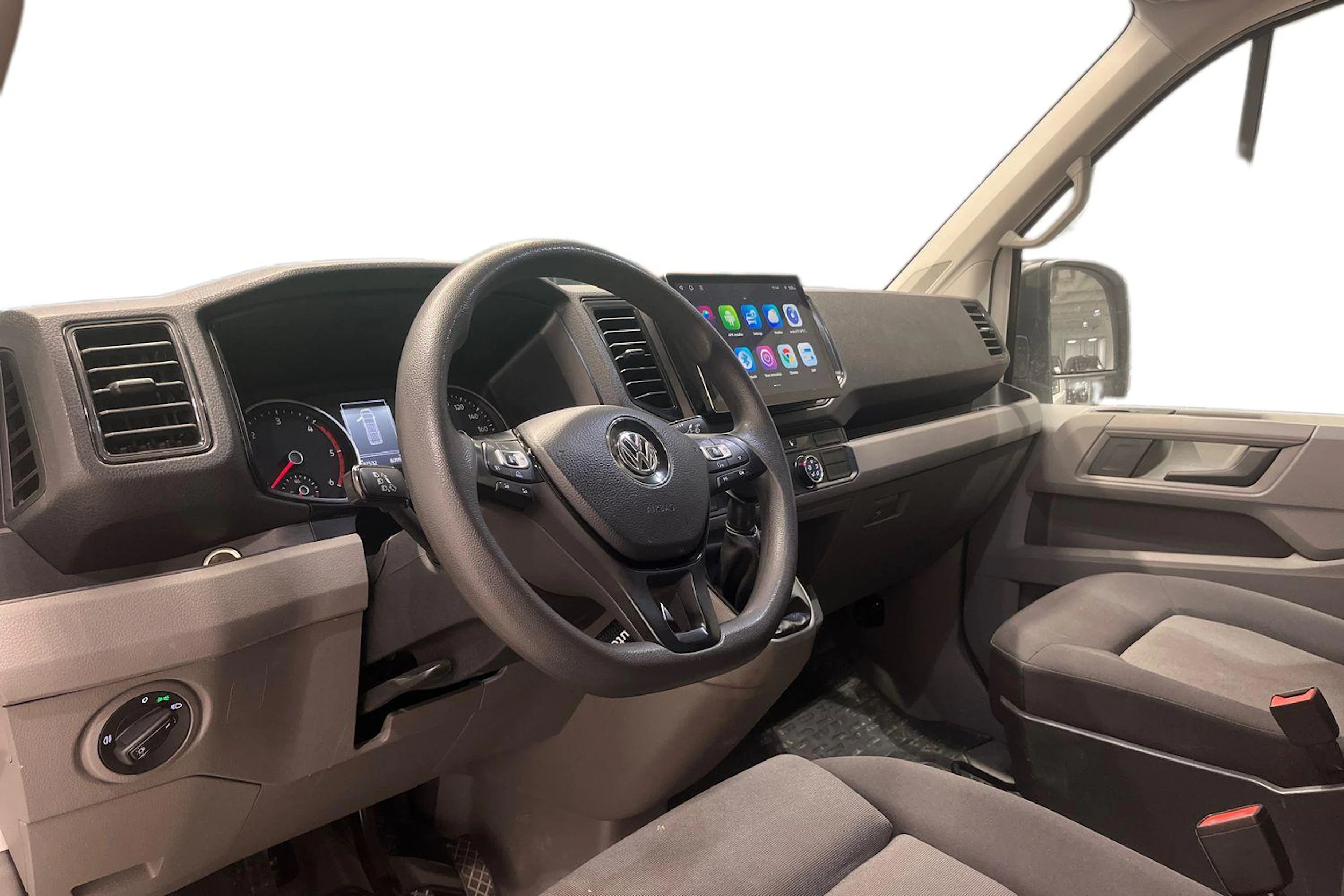 valkoinen Volkswagen Crafter 2018 kuva 3.