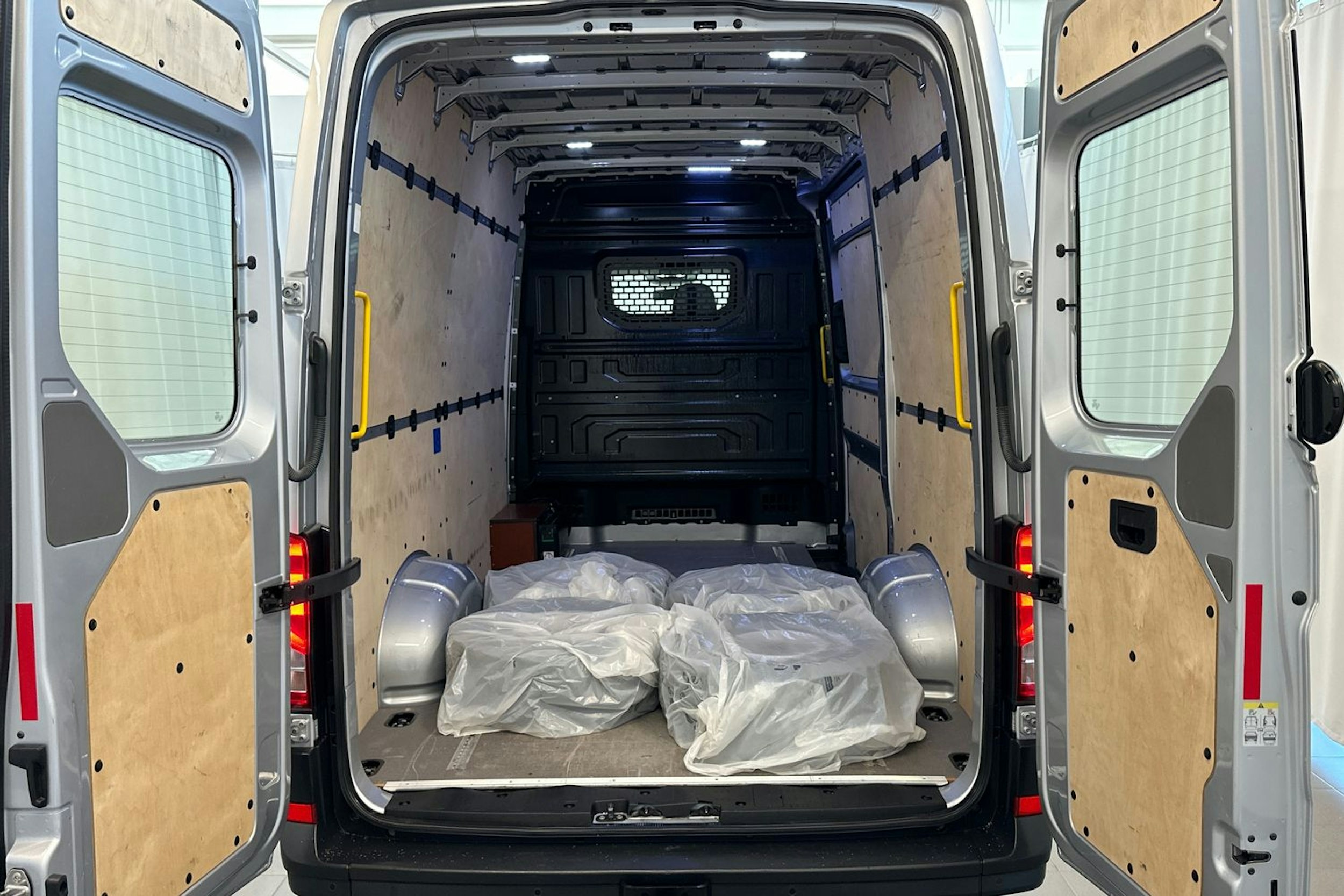 hopea Volkswagen Crafter 2018 kuva 14.