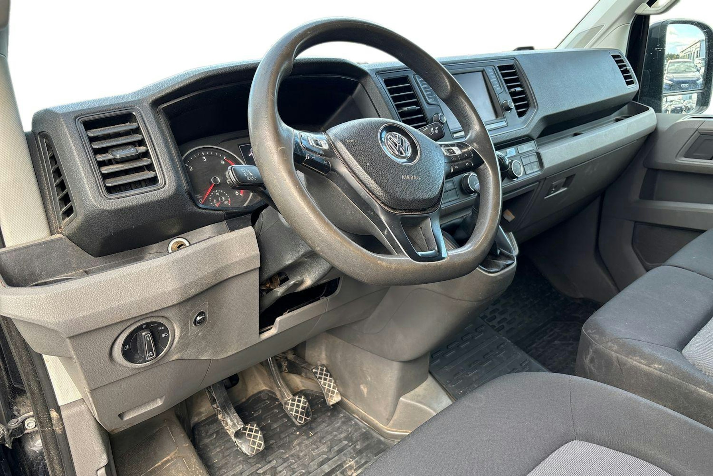 musta Volkswagen Crafter 2018 kuva 3.