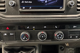 musta Volkswagen Crafter 2018 kuva 17.