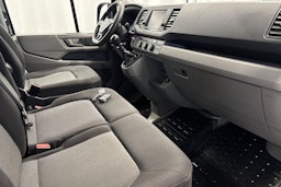 musta Volkswagen Crafter 2018 kuva 23.