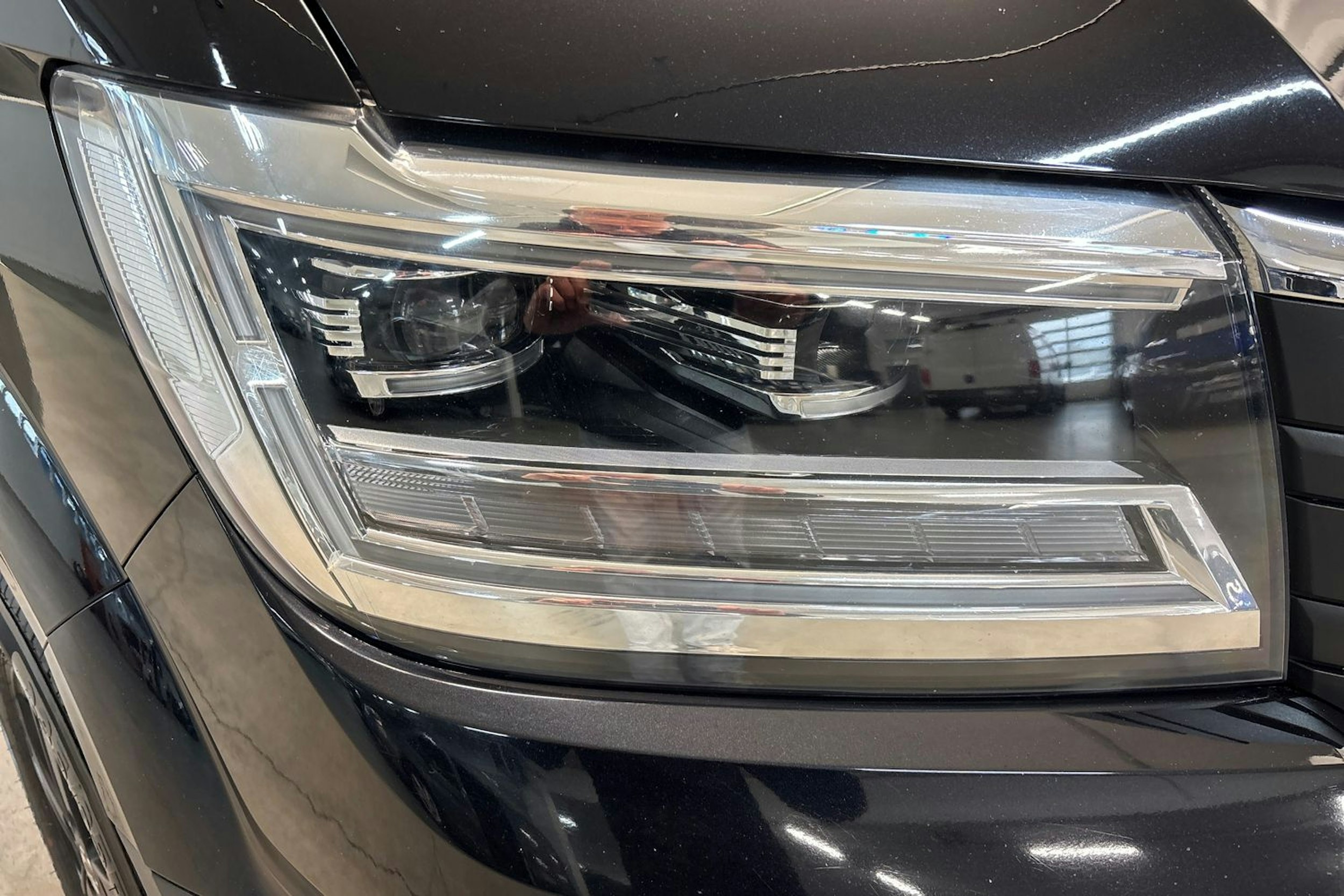 musta Volkswagen Crafter 2018 kuva 24.