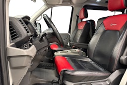 Musta Volkswagen CRAFTER 2018 kuva 7.